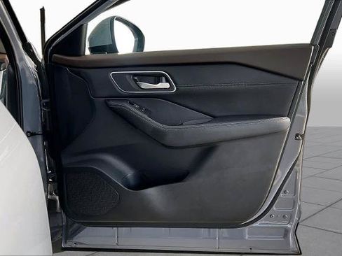 Certified 2023 Nissan Rogue Platinum w/ Platinum Premium Package FWD image 23