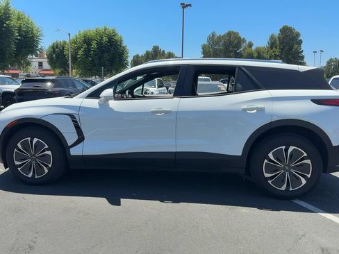 Used 2024 Chevrolet Blazer EV LT AWD/4WD image 9