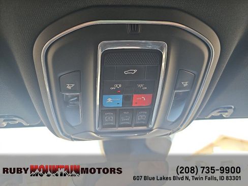 Used 2022 Jeep Wagoneer Series III w/ Premium Group I AWD/4WD image 27