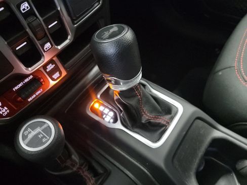 Used 2021 Jeep Wrangler Unlimited Rubicon w/ LED Lighting Group AWD/4WD image 27