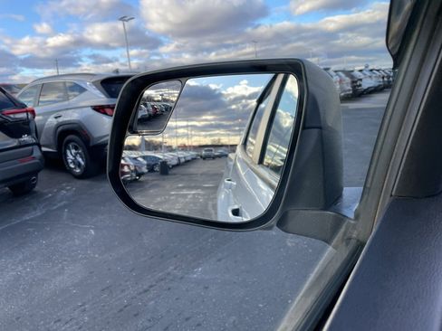 Used 2019 Chevrolet Colorado Z71 image 38