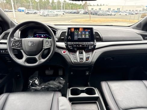 Used 2023 Honda Odyssey Sport image 16