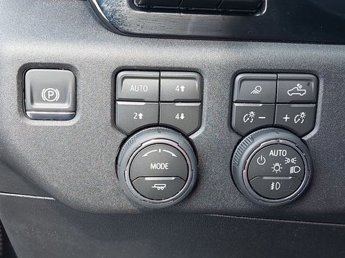 Used 2026 Chevrolet Silverado 2500 ZR2 w/ LPO, Dark Essentials Package AWD/4WD image 27