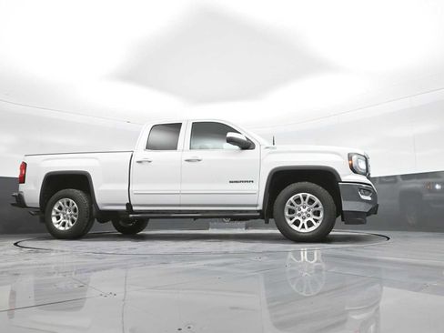 Used 2019 GMC Sierra 1500 SLE w/ SLE Value Package image 43