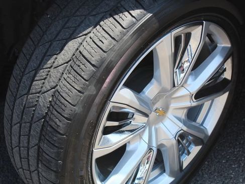 Used 2023 Chevrolet Tahoe High Country AWD/4WD image 14