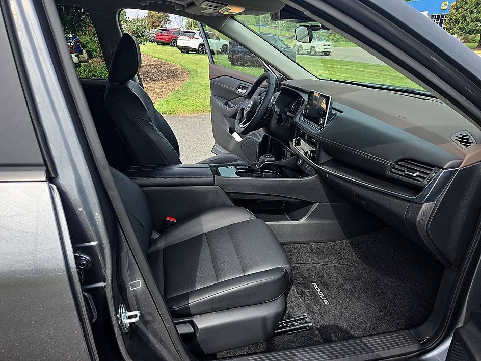 Certified 2023 Nissan Rogue SV w/ SV Premium B Package FWD image 20