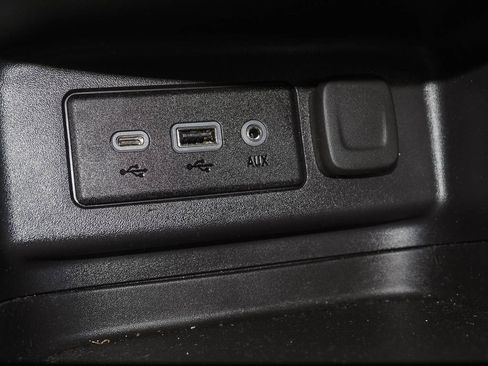 Used 2024 Chevrolet Equinox LT FWD image 13
