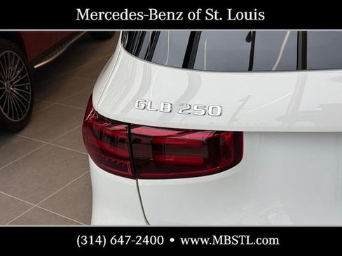 New 2026 Mercedes-Benz GLB 250 4MATIC image 5