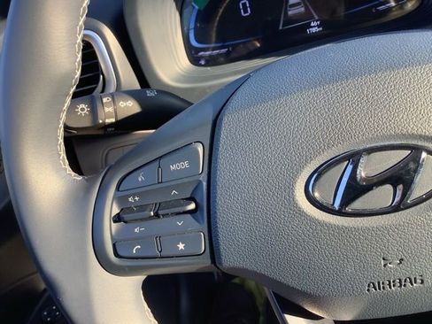 Certified 2026 Hyundai Venue SEL image 35