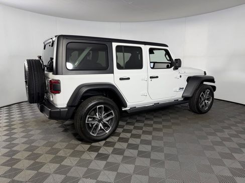Used 2024 Jeep Wrangler Unlimited w/ Convenience Group image 6