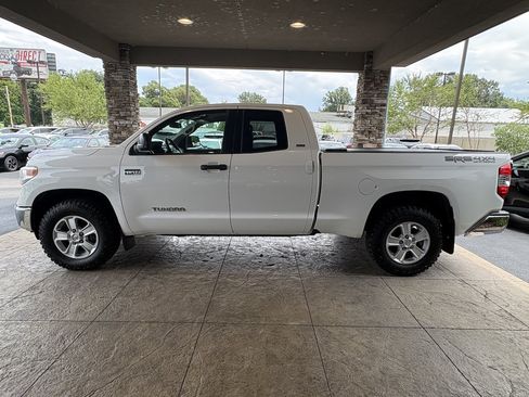 Used 2015 Toyota Tundra SR5 w/ SR5 Upgrade Package AWD/4WD image 9