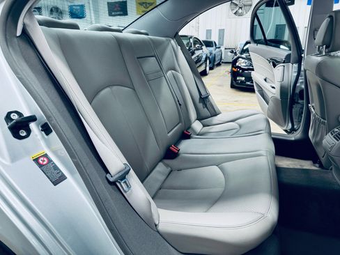 Used 2008 Mercedes-Benz E 350 Sedan image 36