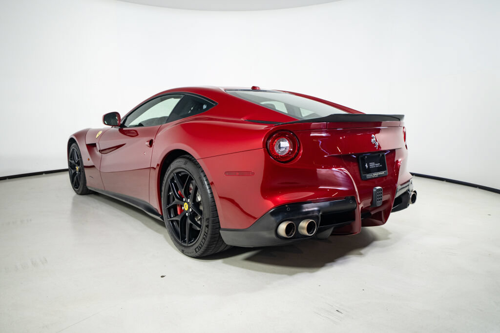 Used 2015 Ferrari F12 Berlinetta RWD image 13