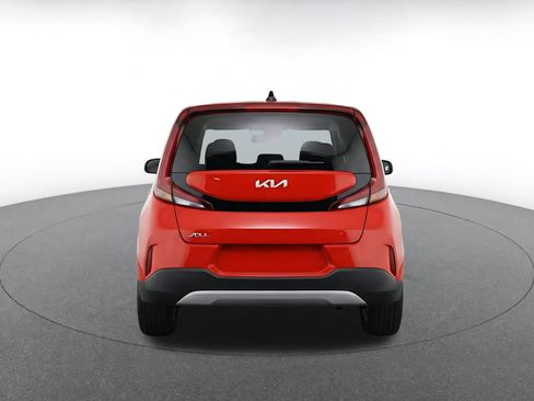 Used 2025 Kia Soul LX w/ LX Technology Package FWD image 7