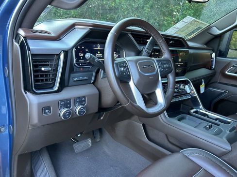 Used 2025 GMC Sierra 3500 Denali w/ Denali Reserve Package image 24