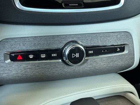 Certified 2024 Volvo XC90 T8 Plus w/ Protection Package Premier image 25
