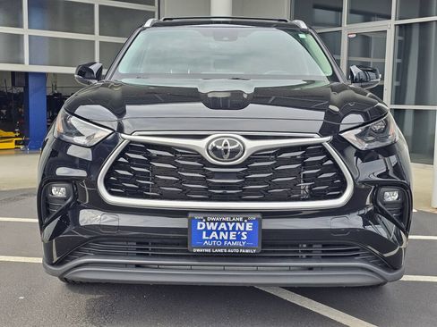 Used 2022 Toyota Highlander XLE AWD/4WD image 8
