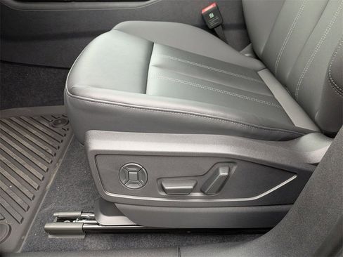 New 2025 Audi Q5 Premium image 14