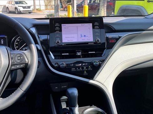 Used 2023 Toyota Camry SE w/ Convenience Package image 7