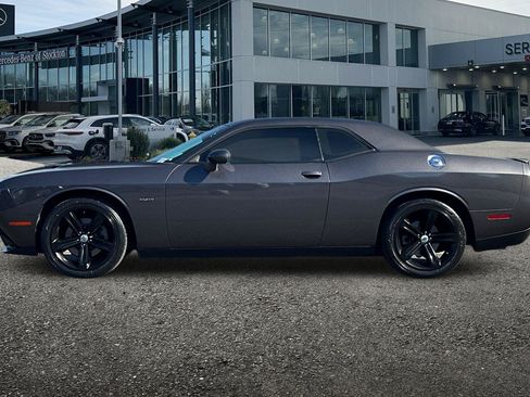 Used 2017 Dodge Challenger R/T RWD image 7