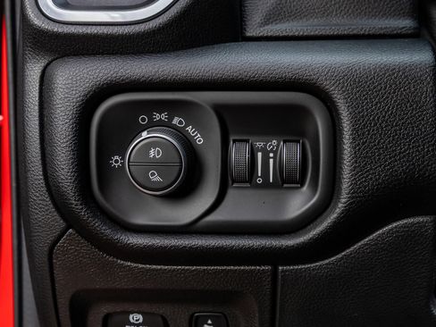 Used 2021 RAM 1500 Laramie AWD/4WD image 19