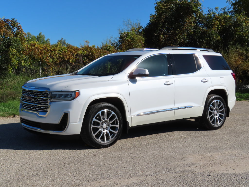 Certified 2022 GMC Acadia Denali w/ GMC Pro Grade Package AWD/4WD image 24