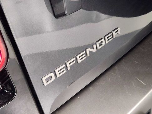 Used 2025 Land Rover Defender 130 X-Dynamic SE AWD/4WD image 20