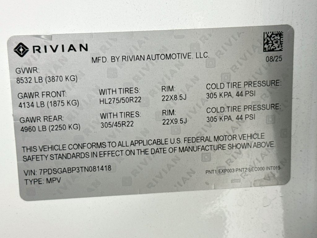 Used 2026 Rivian R1S Premium Quad AWD/4WD image 34