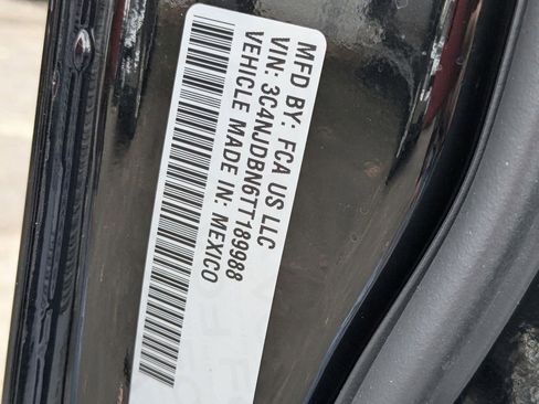 Used 2026 Jeep Compass Latitude AWD/4WD image 33