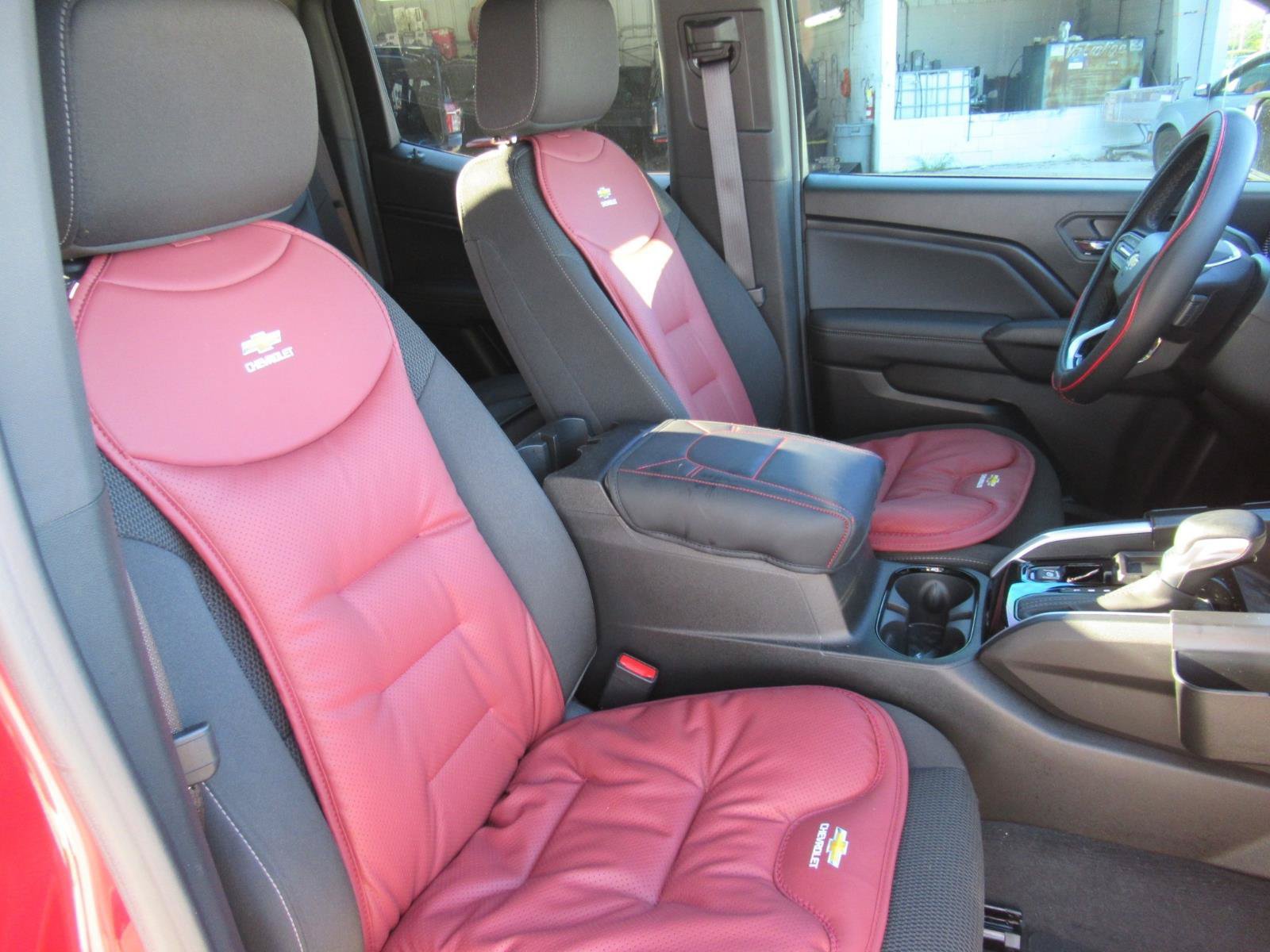 Used 2024 Chevrolet Colorado LT w/ LT Convenience Package RWD image 9