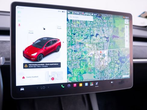 Used 2022 Tesla Model Y Long Range AWD/4WD image 25