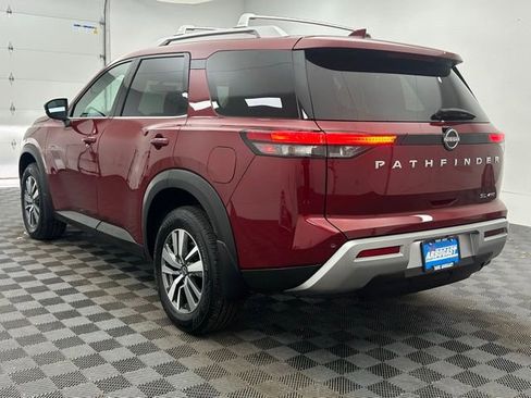 Used 2025 Nissan Pathfinder SL image 16