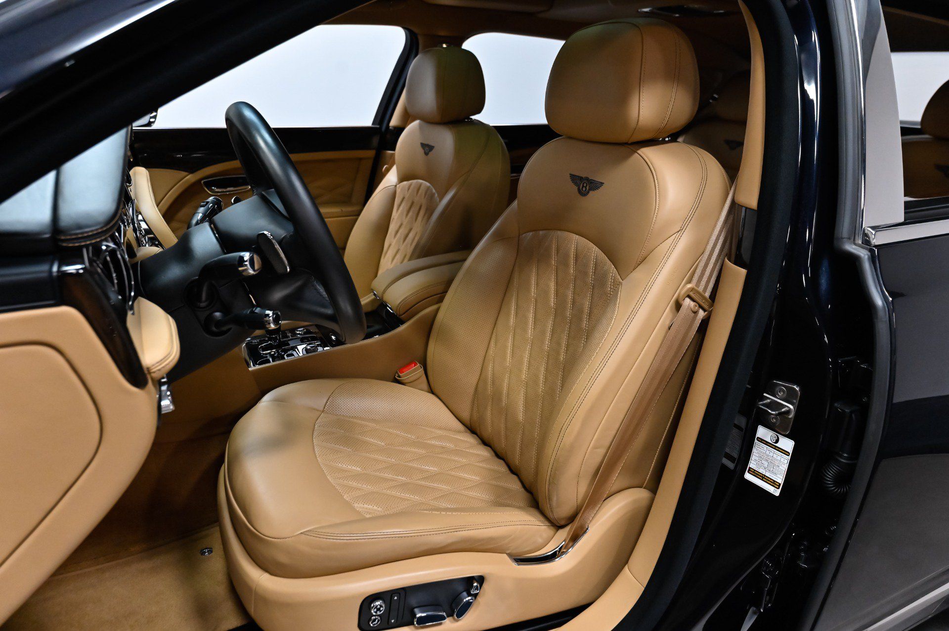 Used 2017 Bentley Mulsanne RWD image 7