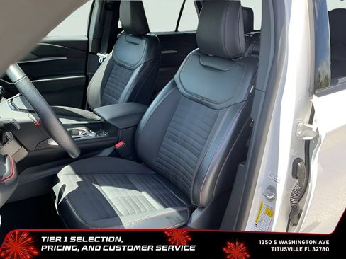 Used 2025 Ford Explorer ST-Line w/ ST-Line Street Pack AWD/4WD image 26