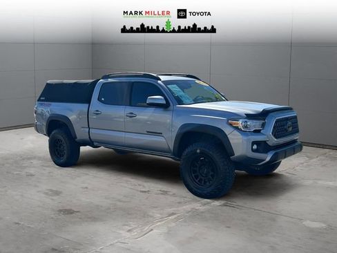 Used 2019 Toyota Tacoma TRD Off-Road image 7