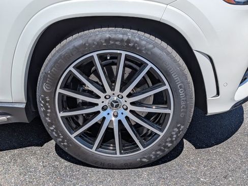 Used 2023 Mercedes-Benz GLS 450 4MATIC image 10