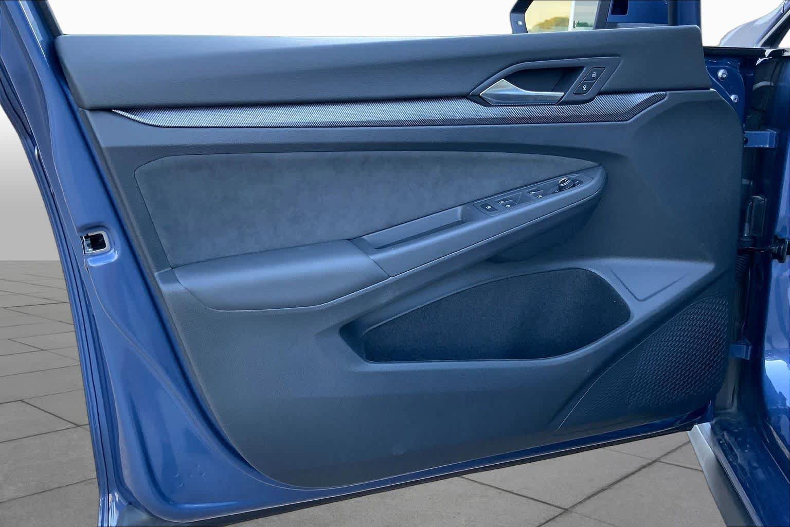 New 2026 Volkswagen GTI SE FWD image 10