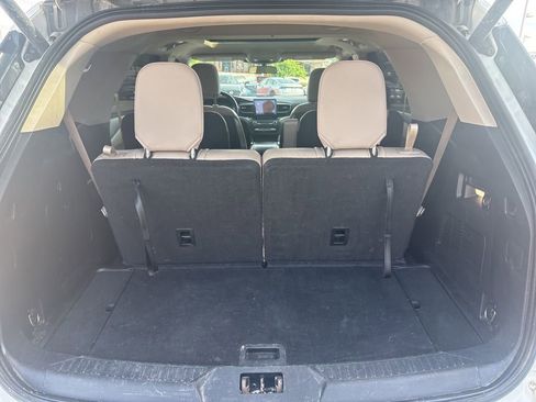 Used 2020 Ford Explorer XLT w/ Equipment Group 202A AWD/4WD image 42