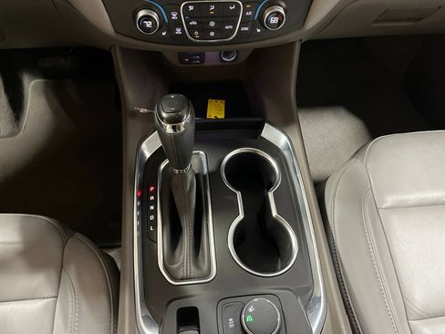 Used 2020 Chevrolet Traverse LT w/ LT Premium Package FWD image 28