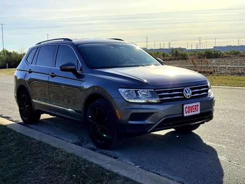 Used 2020 Volkswagen Tiguan SE image 4