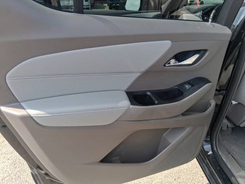Used 2018 Chevrolet Traverse Premier w/ Driver Confidence II Package FWD image 15