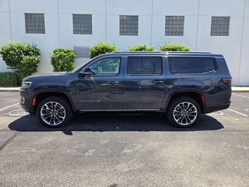 Used 2024 Jeep Wagoneer L Series III w/ Premium Group I AWD/4WD image 5