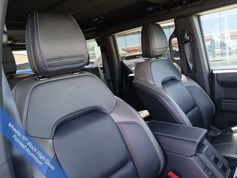 Used 2025 Ford Bronco Outer Banks image 17
