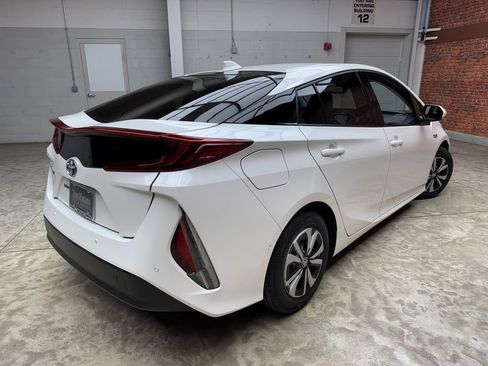 Used 2019 Toyota Prius Prime FWD image 4