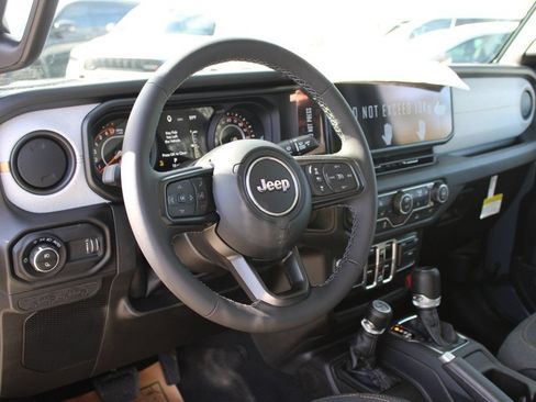 New 2026 Jeep Gladiator Sport AWD/4WD image 11