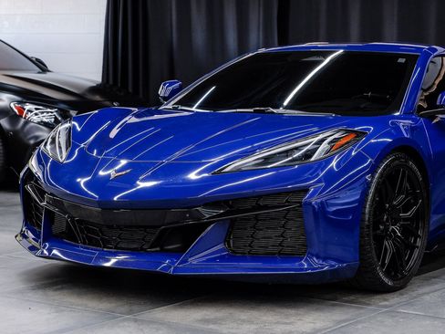 Used 2025 Chevrolet Corvette Z06 w/ Battery Protection Package image 5