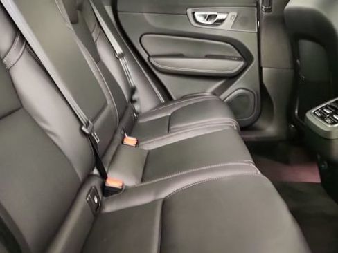 Used 2023 Volvo XC60 B5 Ultimate FWD image 32