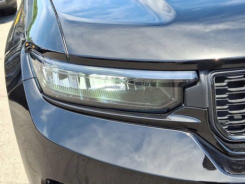 Certified 2025 Jeep Grand Cherokee Altitude AWD/4WD image 9