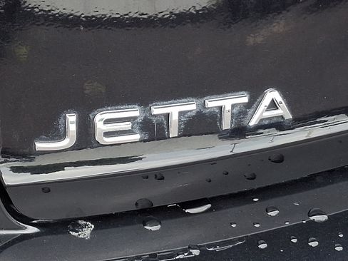 Certified 2022 Volkswagen Jetta S FWD image 29