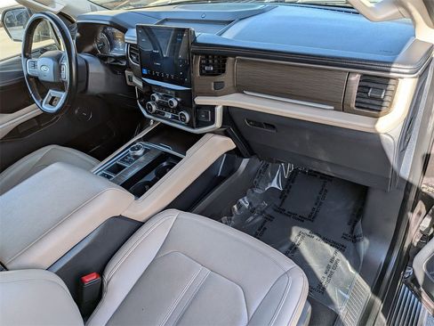 Used 2024 Ford Expedition Max Limited image 31